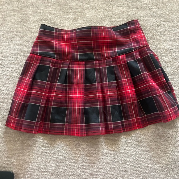 H&M Kids Red and Black Plaid Skirt - Picture 5 of 5